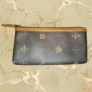 Beautiful Brown & Tan Classic Design Pouch Purse